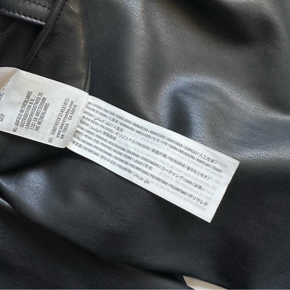 Hollister Ultra High-Rise 11R / W30 Faux Leather Pants - Picture 6 of 10